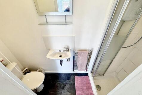 Bed 1 En-Suite