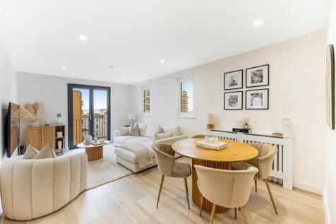 Living Room/Dining Room