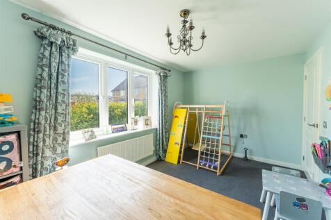 Dining Room / Play Area