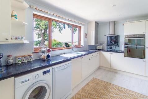 5 Rochester Close 43.jpg