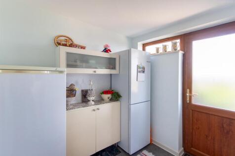5 Rochester Close 46.jpg