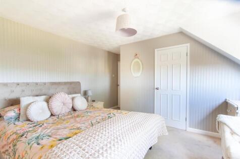 5 Rochester Close 30.jpg