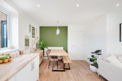 Kitchen/Dining Area