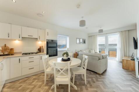 Living Room / Kitchen