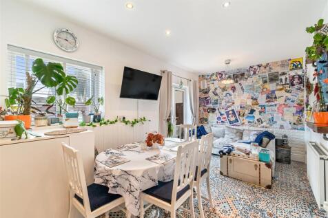 Kitchen/Dining/Family