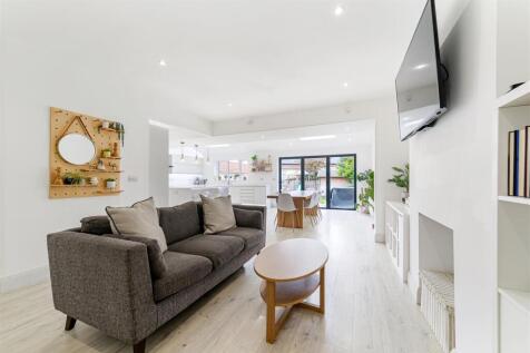 Kitchen/Dining/Family