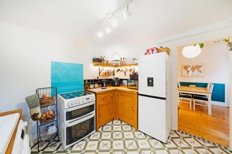 30 Lower Kewstoke Road 13.jpg