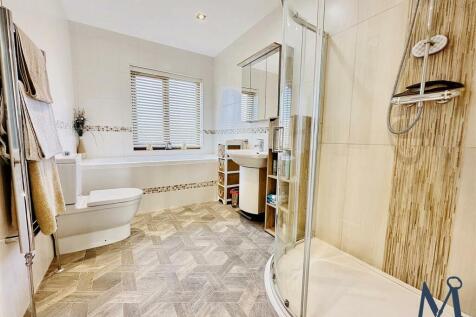 Jack and Jill En-Suite