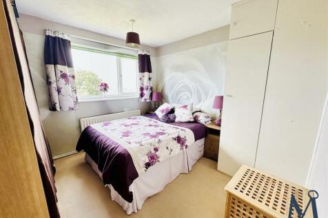 Bedroom 5 / Study