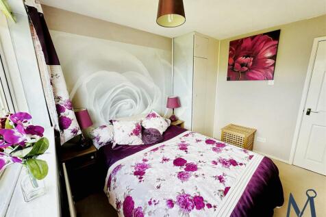 Bedroom 5 / Study