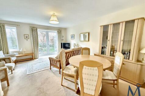 Living Room / Diner
