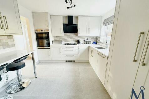 Kitchen / Breakfast Room