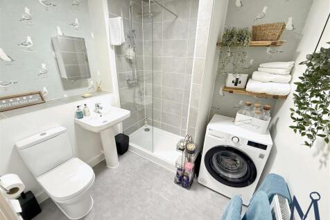 Family Shower Room