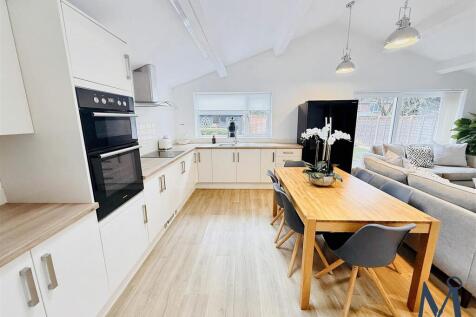 Living Kitchen Diner