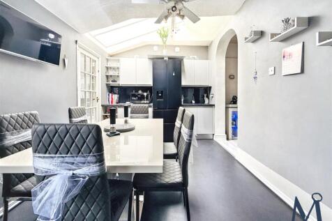 Open Plan Dining Room