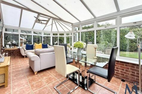 &#39;L&#39; Shape Conservatory