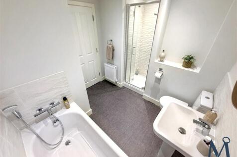 Jack And Jill Bathroom Suite