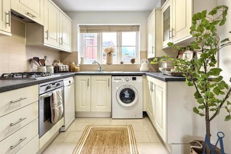 Open Plan Kitchen Dining Area