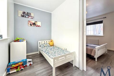 Bedroom 3 / Versatile Space