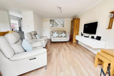 Living Room / Dining Area