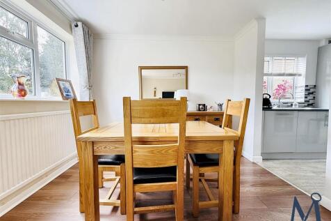 Living Room / Dining Area