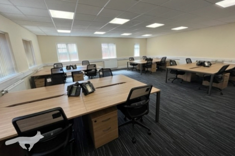 Office: &gt; 18 Desks