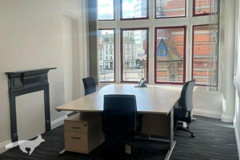 Office: &gt; 5 Desks