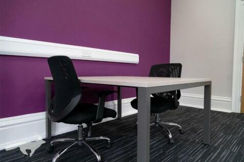 Office: &gt; 4 Desks