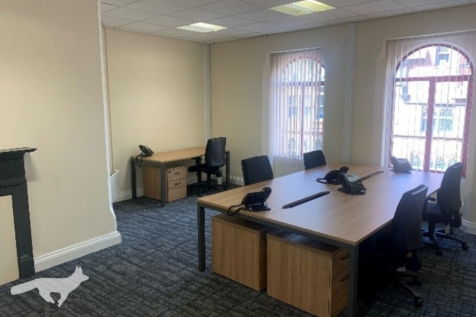 Office: &gt; 6 Desks