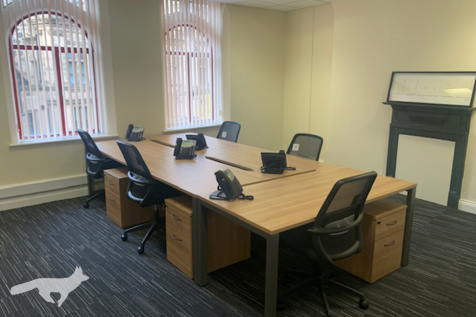 Office: &gt; 5 desks