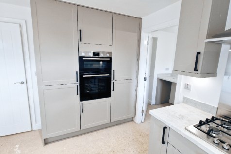 Kitchen image 3