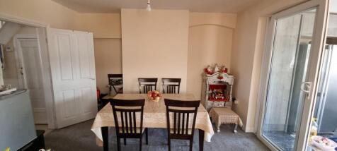 Living Room / Dining Room