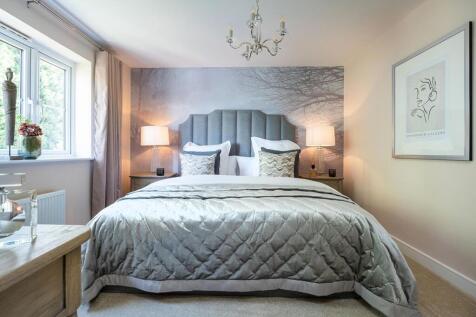 King-size bedroom with space for storage
