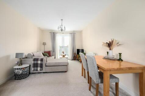 Living/Dining Area