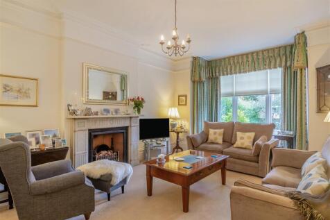 8633130-interior01.jpg