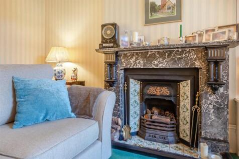 8633130-interior53.jpg