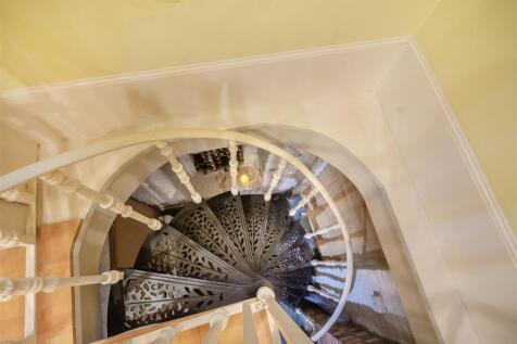8633130-interior62.jpg