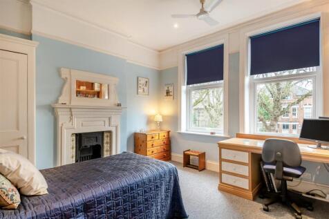 8633130-interior42.jpg