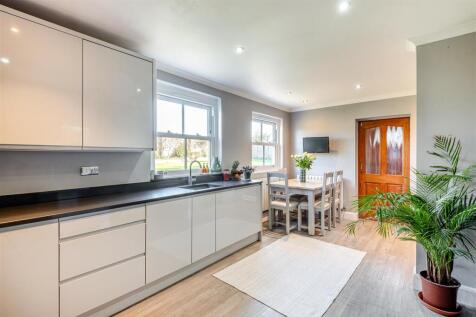 8633322-interior22.jpg