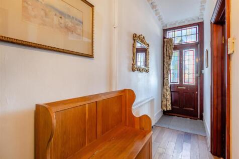8633322-interior30.jpg