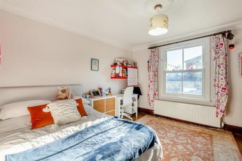 8633322-interior01.jpg