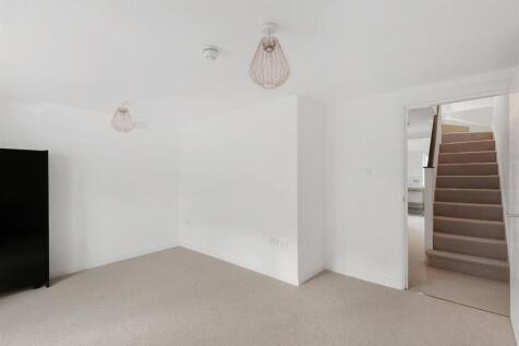 Bedroom 1 3.jpg