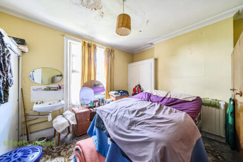 562bf718-3f62-4b7...