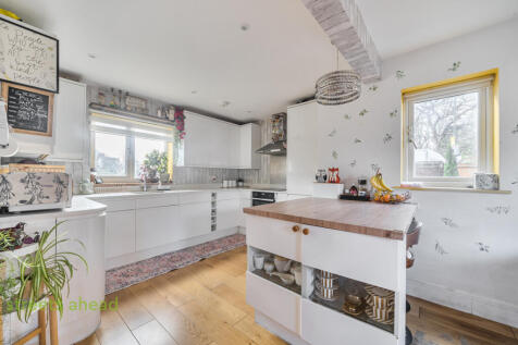 560b8a1f-5fa2-4fe...