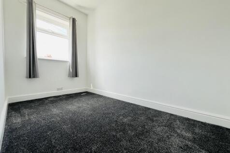Bed 2 (Rear)