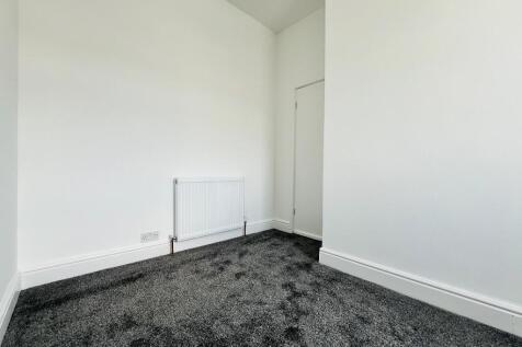 Bed 2 (Rear)