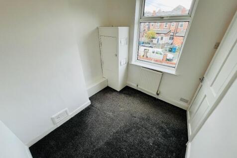 Rear bedroom