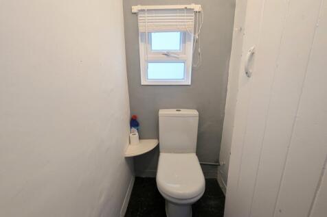 Cloakroom/wc