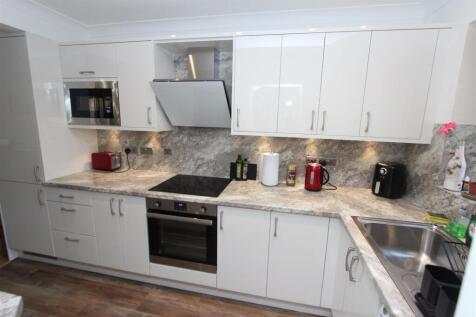 2757 c kitchen.JPG