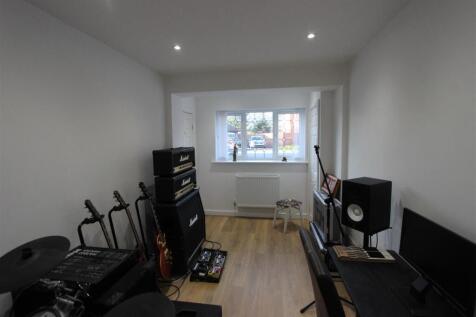 2757 e office bed 4.JPG